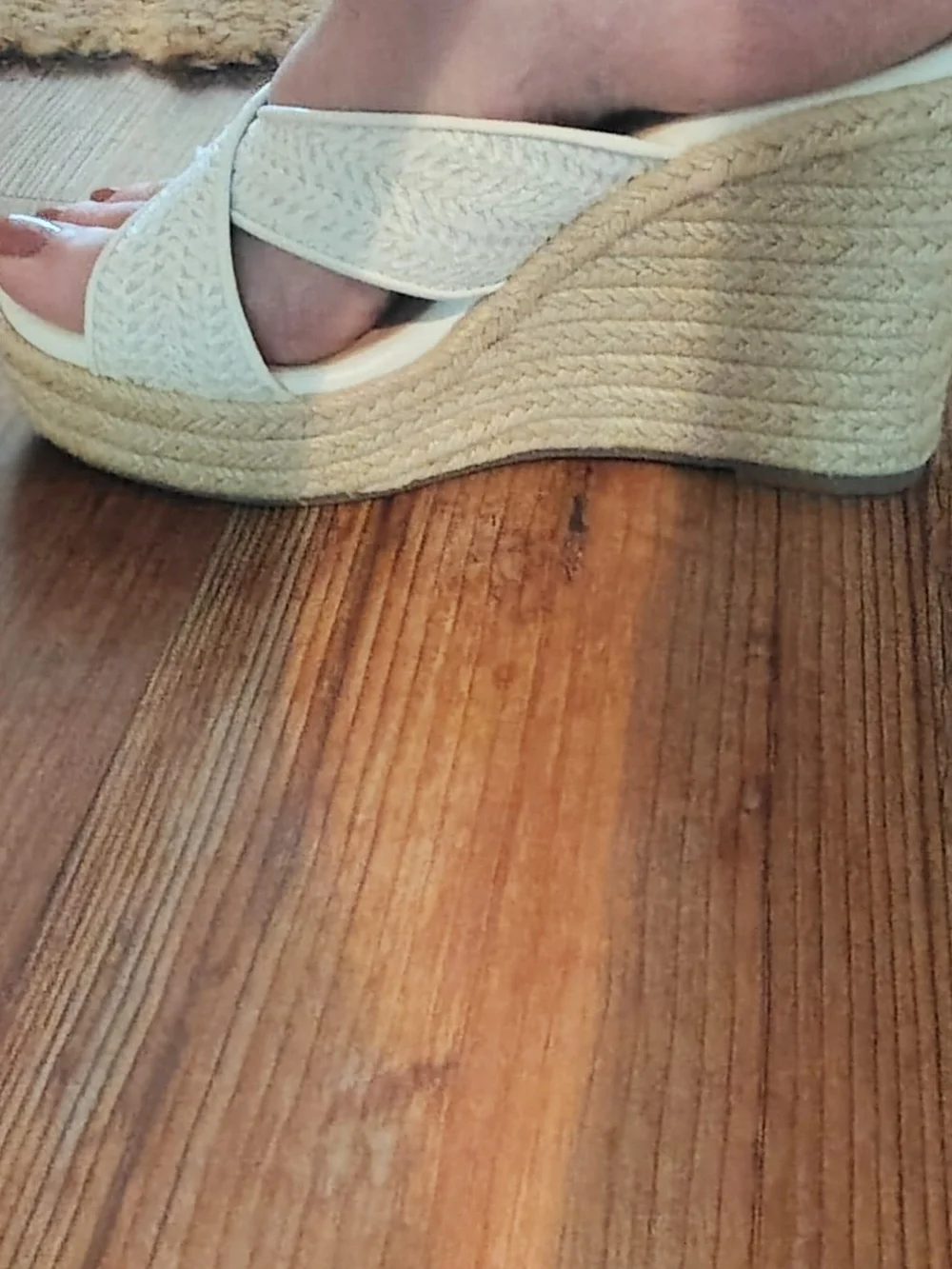 Mezent white wedge